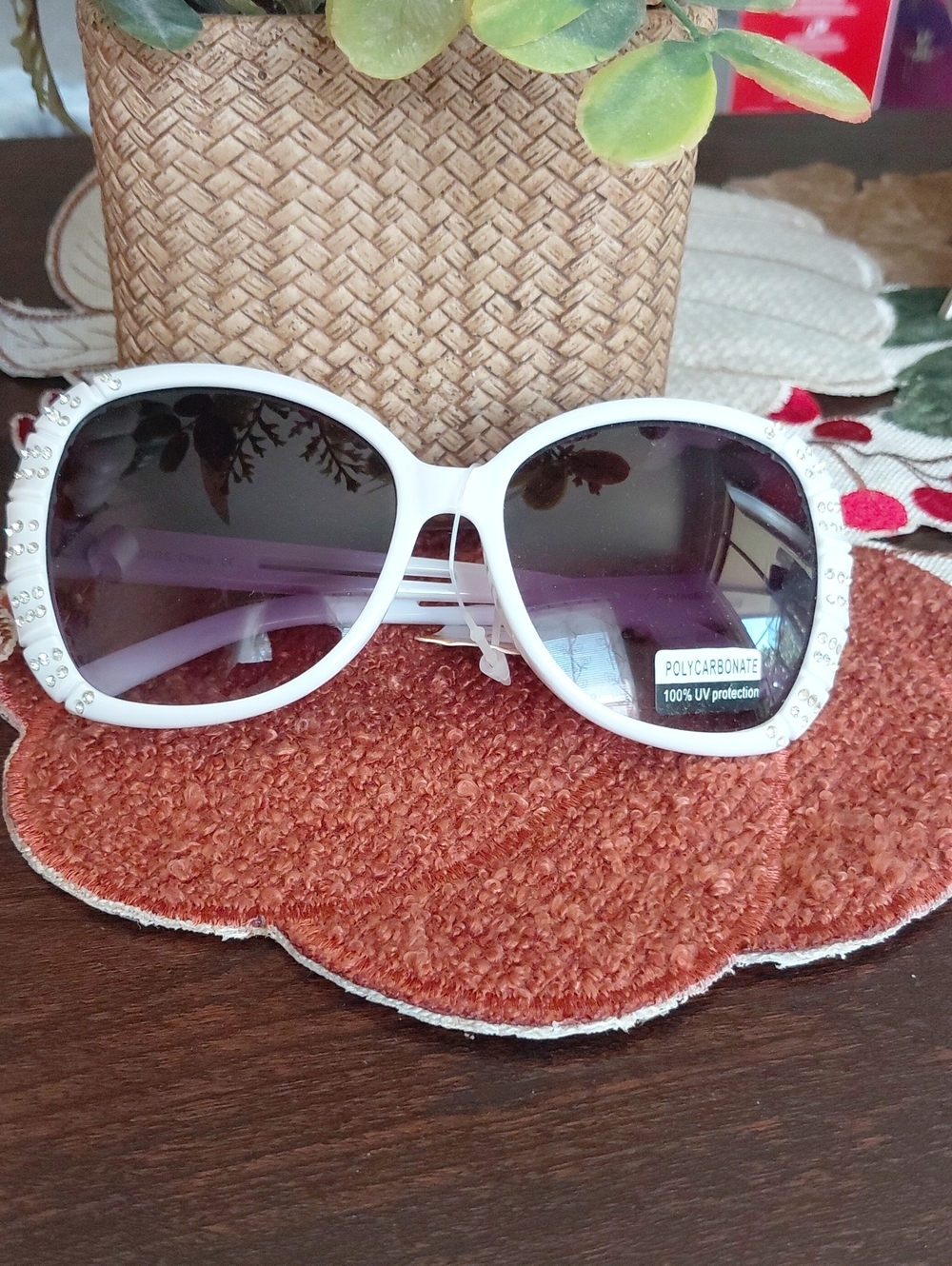 Classic White Oversized Women's Sunglasses with Rhinestone Detailing